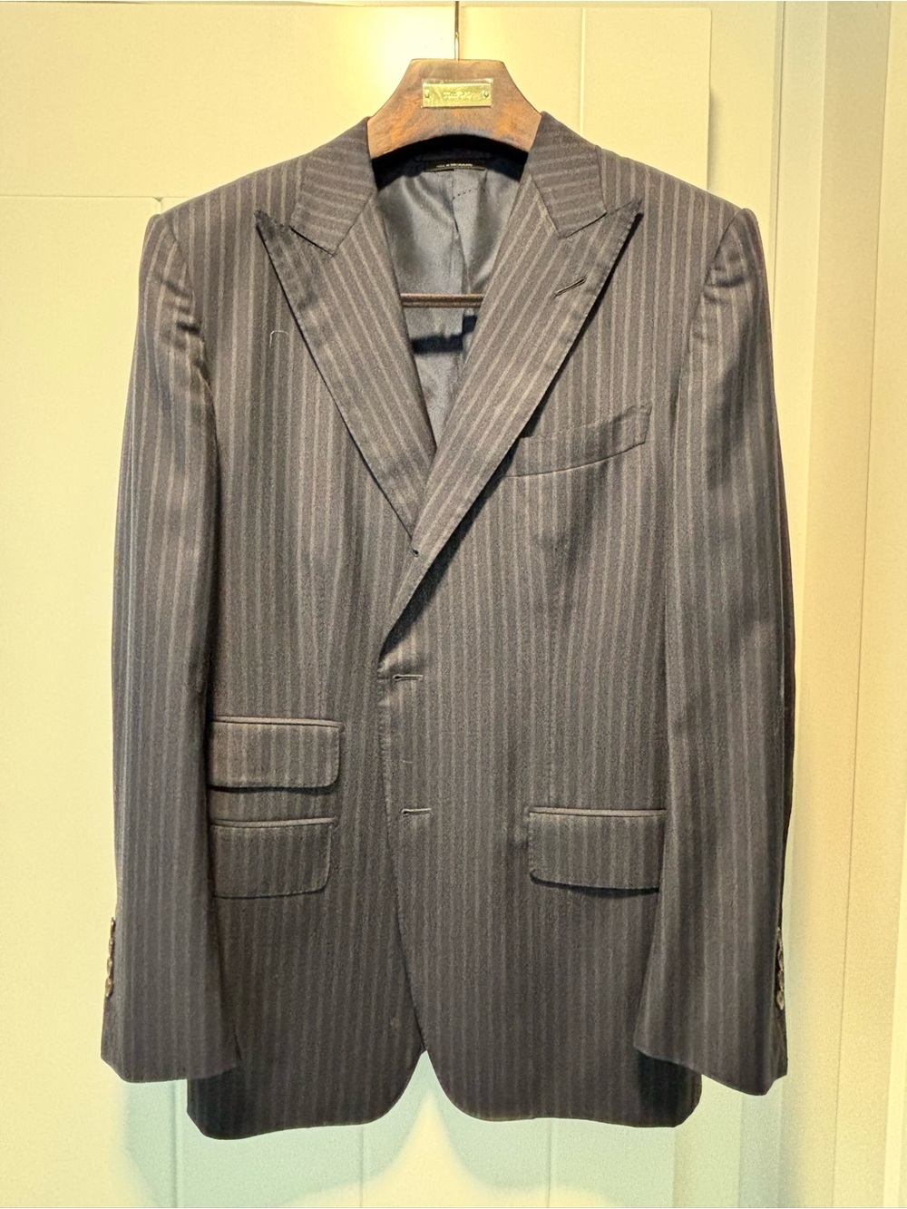 TOM FORD Suit Navy shadow stripe
56R  - I am 6'1 210lbs  ~35 waist